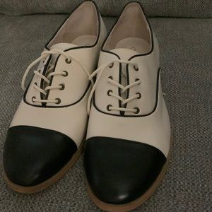Size 11 Oxford shoes. Black & OffWhite. New w/Tags. Never worn. Women Shoe. M